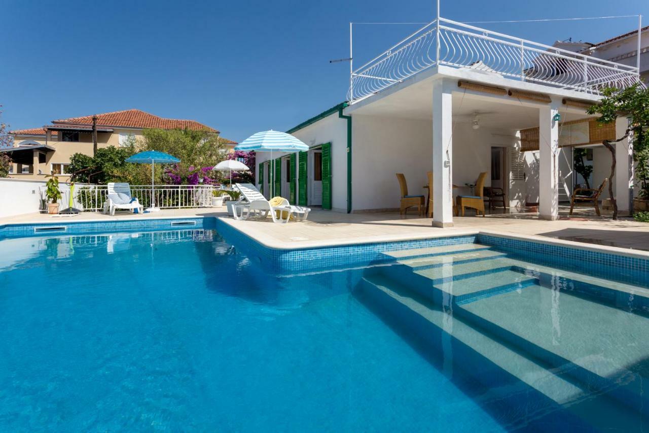 Villa Aras Wind Rose Supetar Exterior foto
