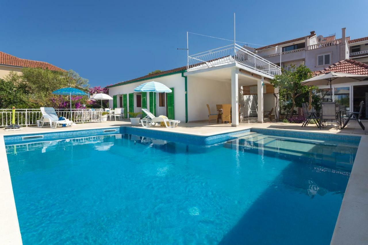 Villa Aras Wind Rose Supetar Exterior foto