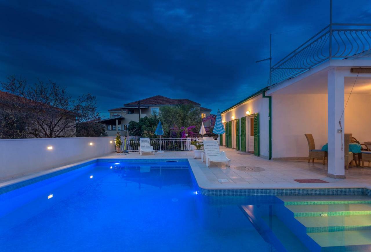 Villa Aras Wind Rose Supetar Exterior foto