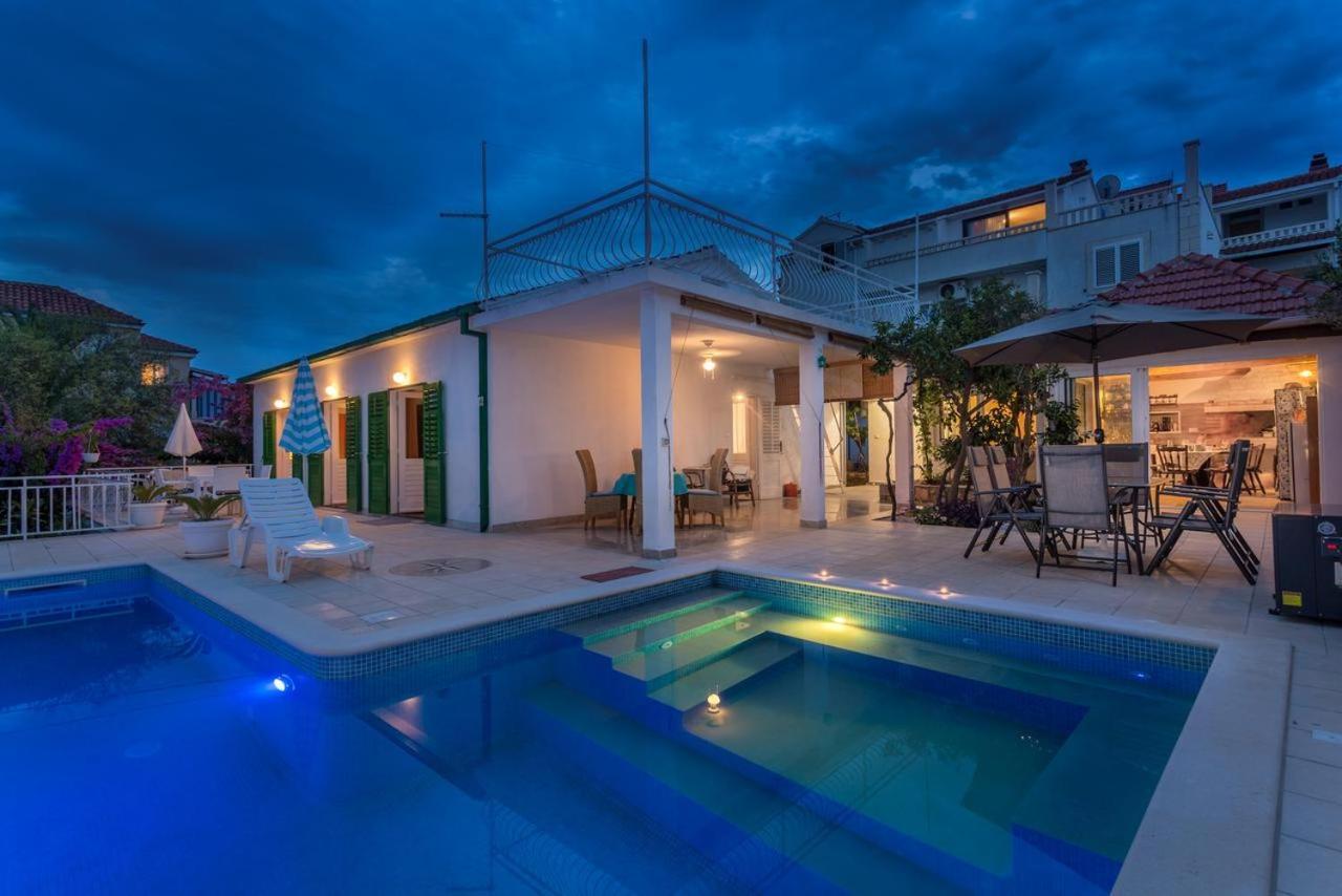 Villa Aras Wind Rose Supetar Exterior foto